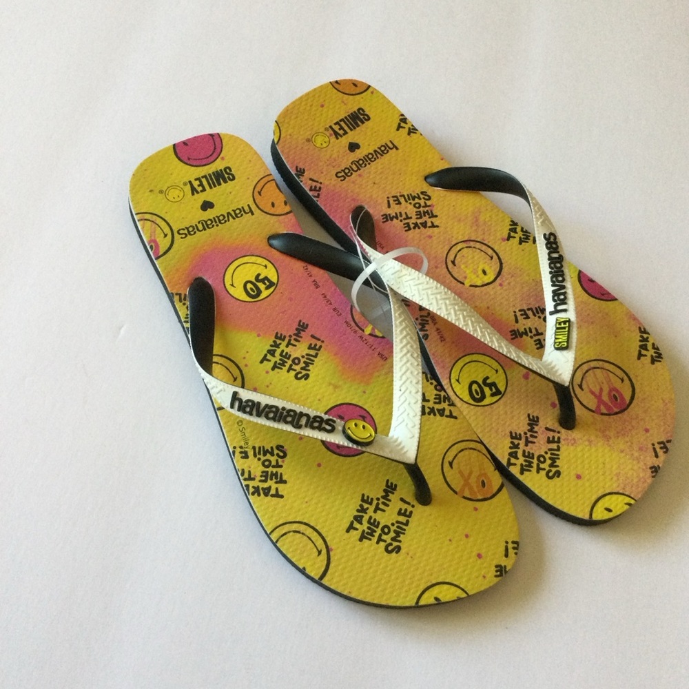 HAVAIANAS X SMILEY 50th ANNIVERSARY FLIP FLOPS MENS 9/10 NWOT